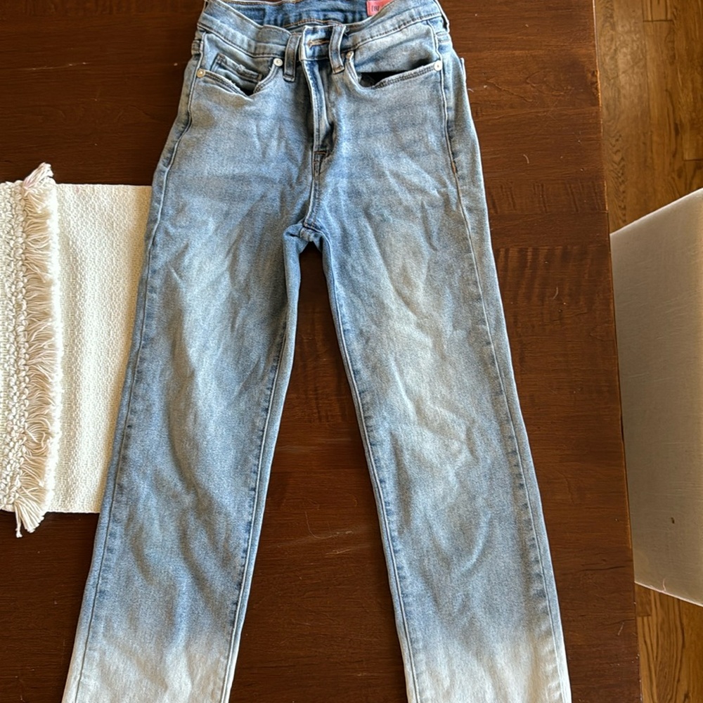 BlankNYC little girls jeans size 10 fade color, straight leg little stretch